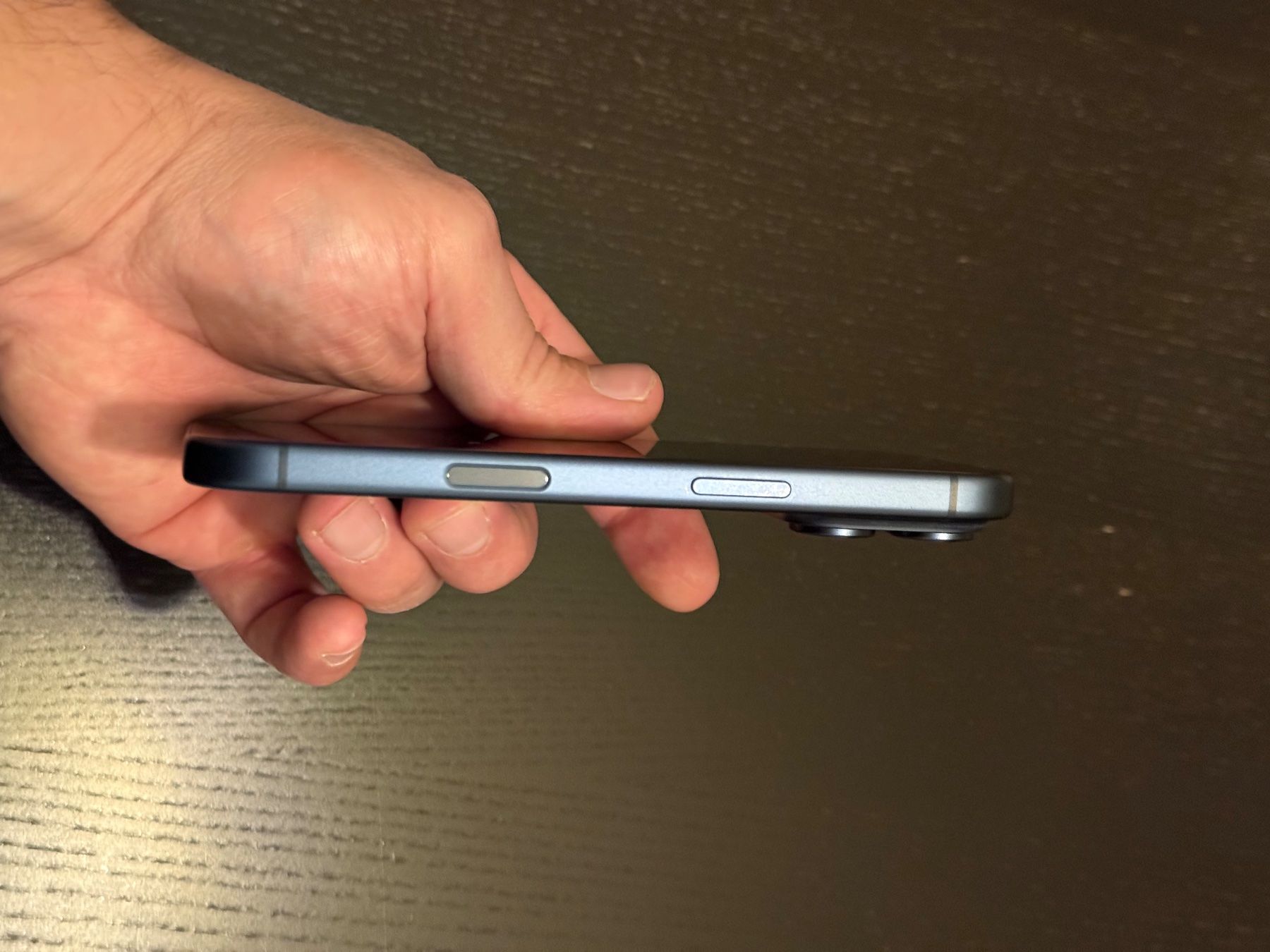 Apple Telefoni cellulari / Smartphones: Apple iPhone 17 Pro, Deep Blue, 256GB – Usato da Adelboden venduto da beni-G 2
