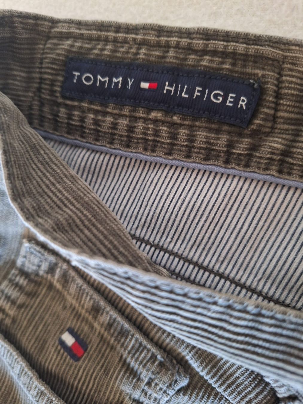 Tommy Hilfiger Pantaloni: Markenhose / Cordhose Tommy Hilfiger 34 – Nuovo (secondo la descrizione) da Embrach venduto da Alian1 4