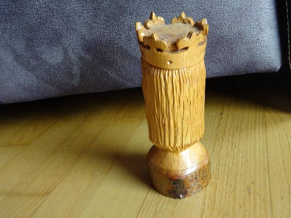Figurines: Holzkönig geschnitzt – D'occasion à Niederbipp par PiaZ01 2
