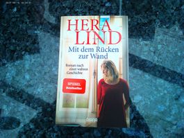 Mit dem Rücken zur Wand von Hera Lind