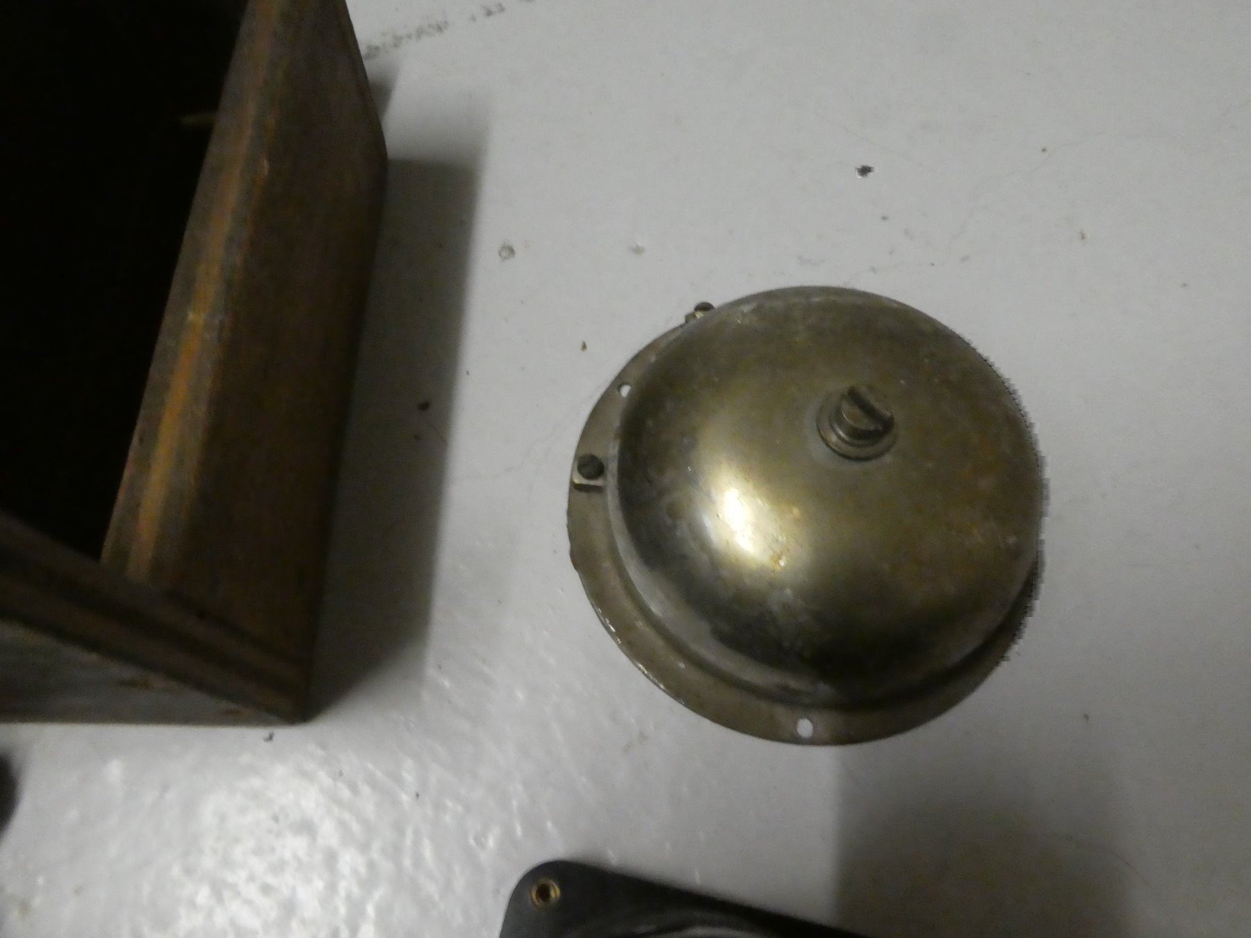 Pièces détachées: Elektrobestandteile Schalter Glocke – D'occasion à Mosnang par Goldwasser 3