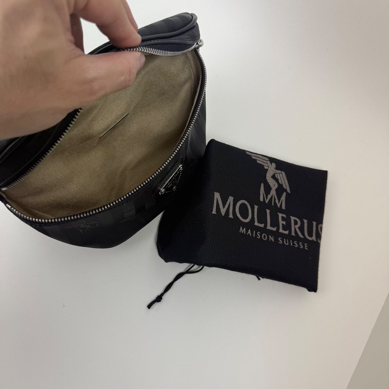 Maison Mollerus Borse da donna: Maison Mollerus MM Grindelwald Bauchtasche – Usato da Sursee venduto da Justmibu 2