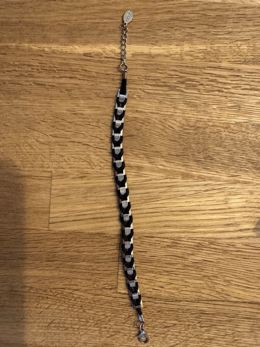 Armbänder & -reifen: Armband schwarz/gold – Gebraucht aus Dübendorf von ZiKarten 1