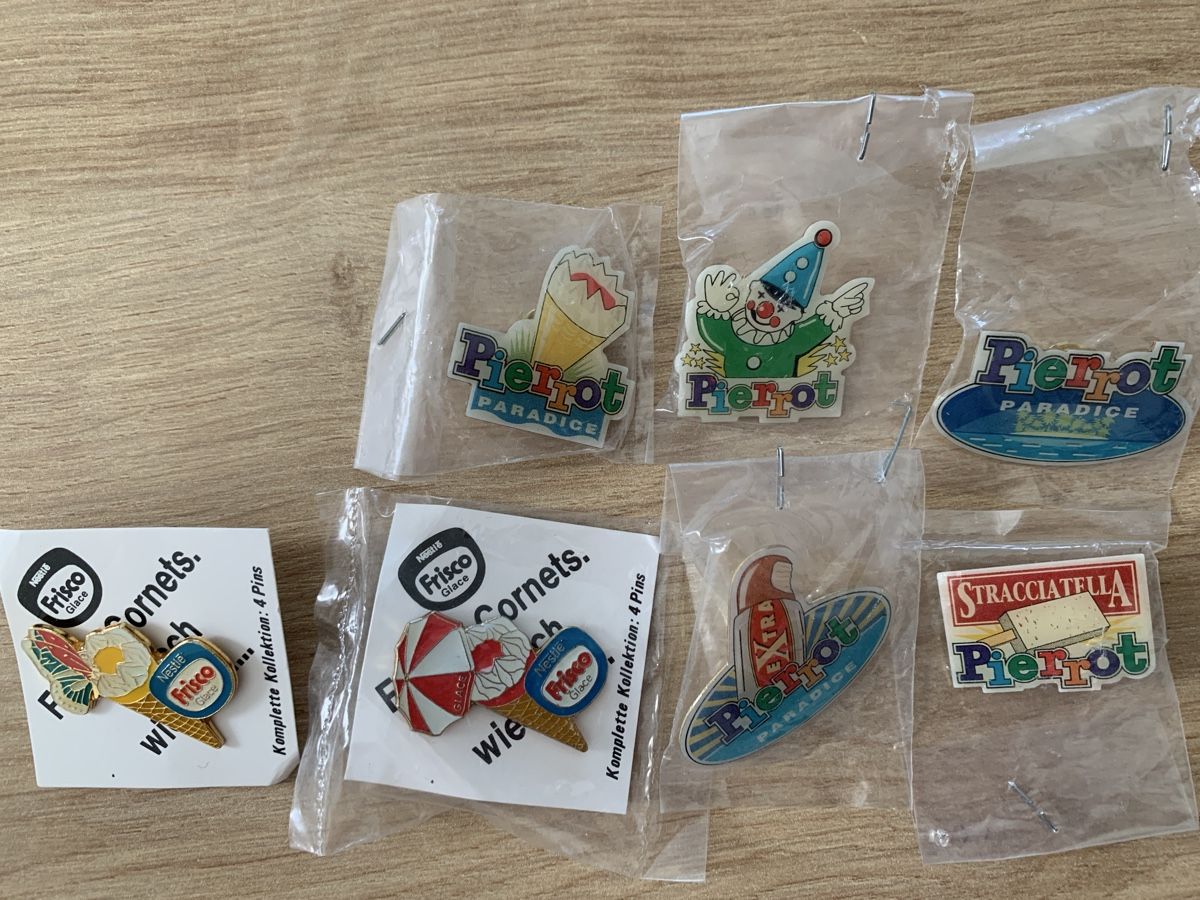 Placchette & Badge: Pierrot & Frisco Pins – Usato da Wilen b. Wil venduto da Huibuh