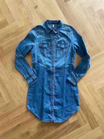 Jeanskleid von ONLY in Grösse 36