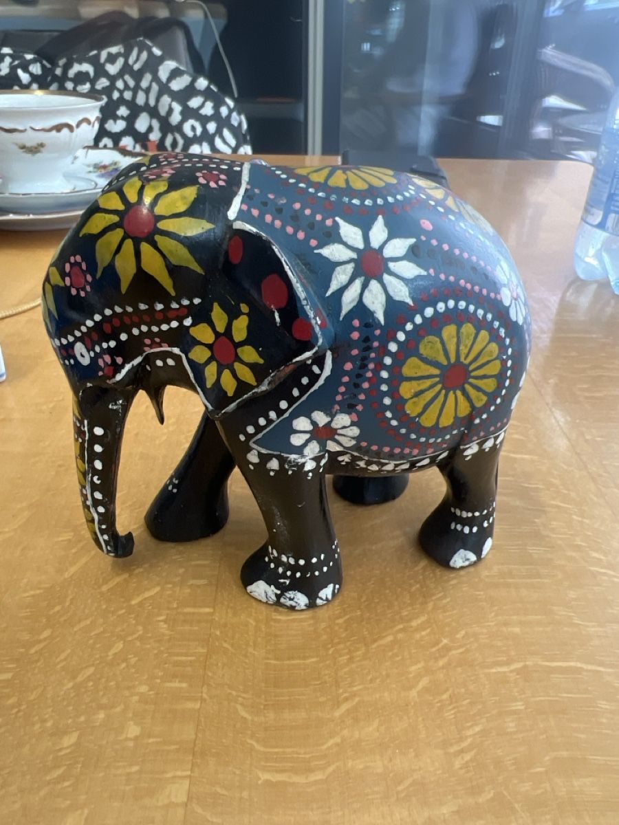 Figurines: Handbemalte Deko Elefant Dekoartikel,  – D'occasion à Rorschach par TrendyDeals 2