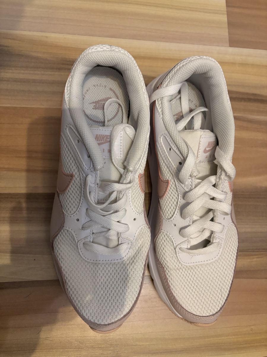 Nike Chaussures femmes: Nike Air Max Sneaker, Grösse 40 – D'occasion à Brittern par Mi-rot