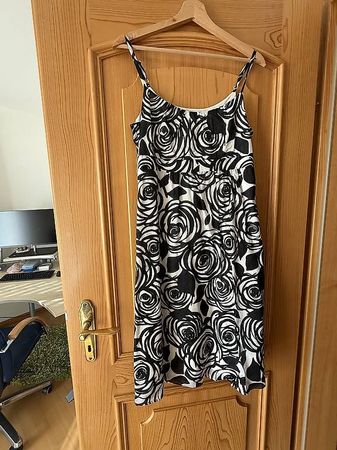 Kleid mit Rosen