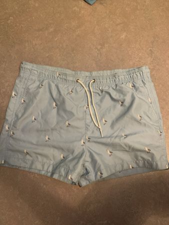 Badehose mit Möwen-Muster, Grösse L, kurz