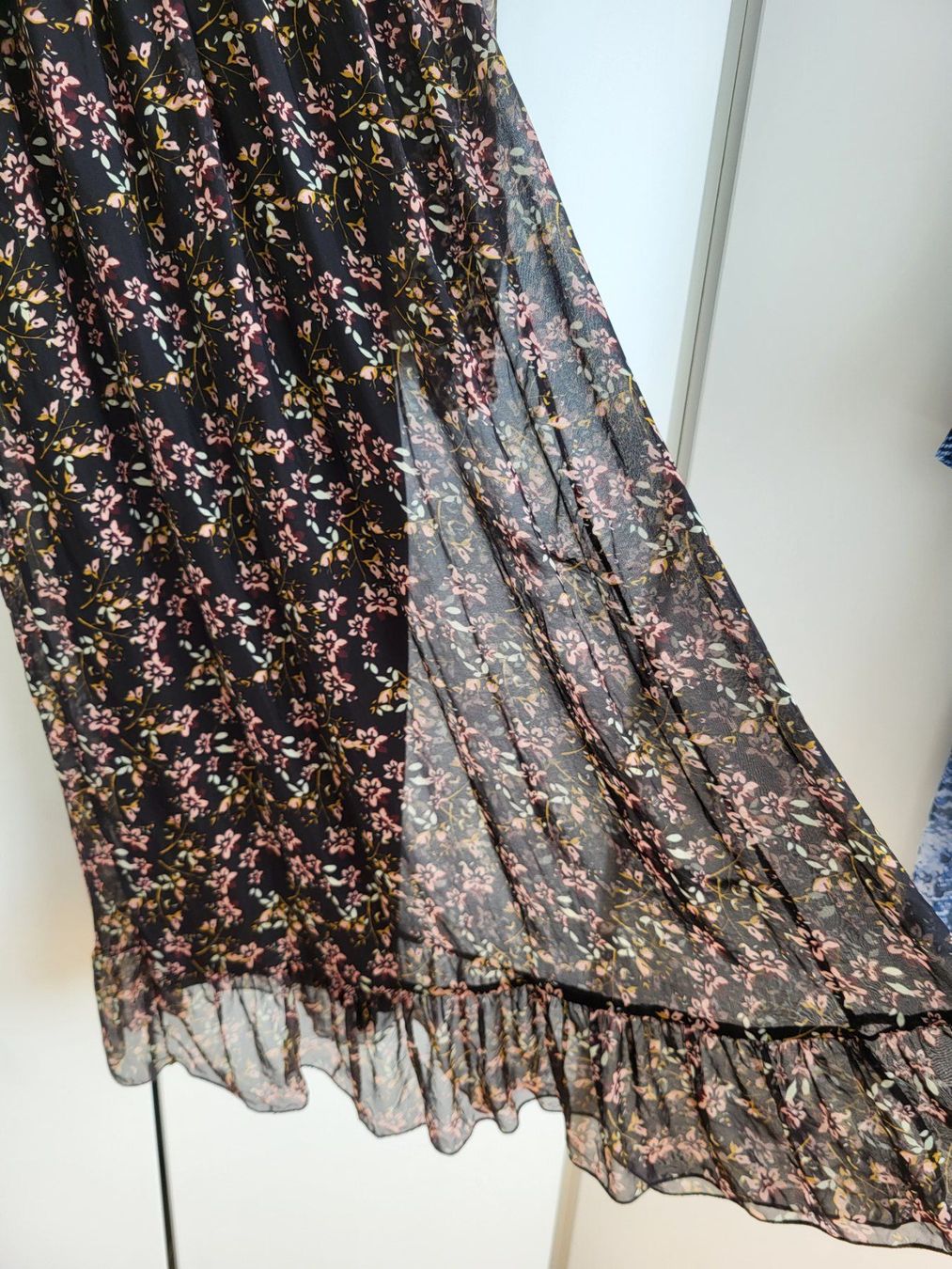 Vestiti: Gartoon Kleid, Gr. 36 - schwarz, Blumenmuster, Viskose/Seide – Usato da Baar venduto da clar6 4