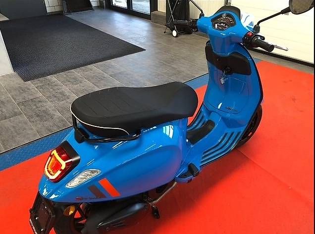 Scooter: neuwertige Vespa 125 Sprint  – Usato da Lenzburg venduto da Manabo 1
