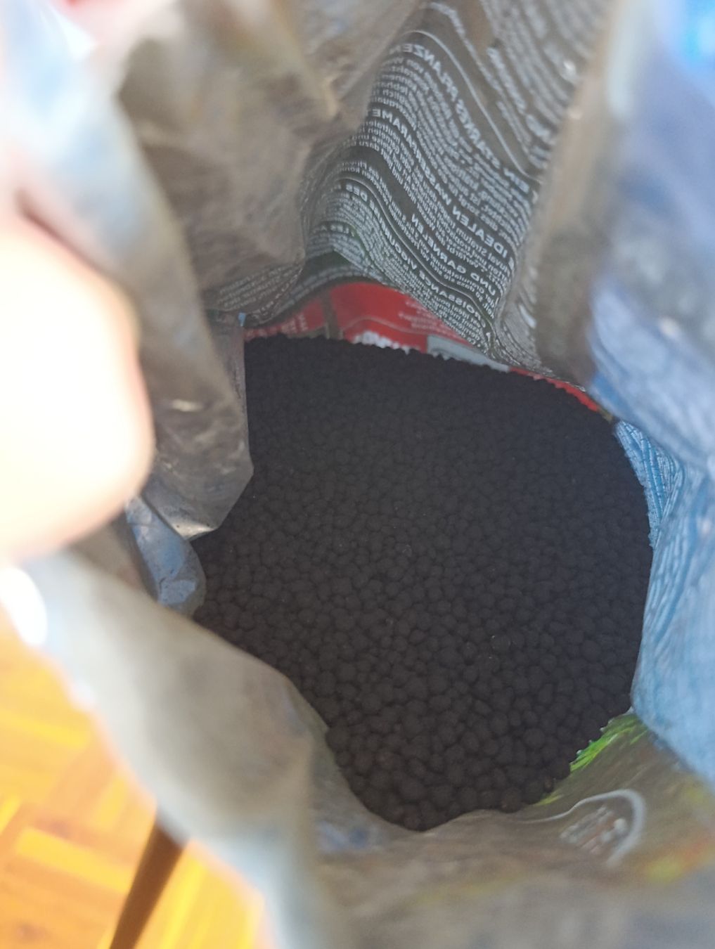 Matériau de remplissage: Fluval Stratum 2kg Sack angebrochen – D'occasion à Baar par L.isa28 1