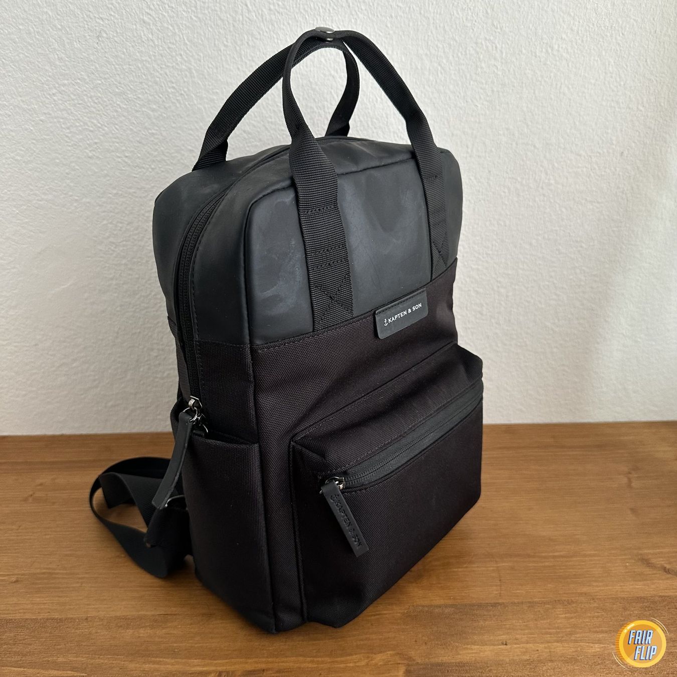 Kapten & Son Zaini: Kapten & Son Bergen small Rucksack Schwarz – Usato da Luzern venduto da fairflip 2