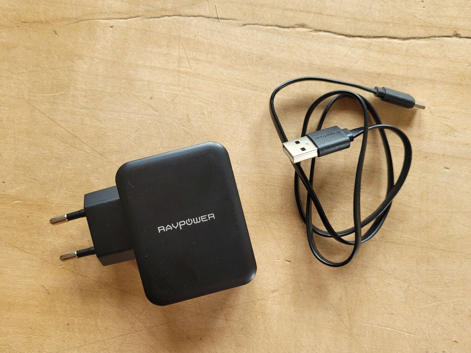 Caricabatterie: Schnellladegerät RAVPower 30W USB Qualcomm Quick Charge 3.0. – Nuovo e nell'imballaggio originale da Zürich venduto da Engiadinabassa 6