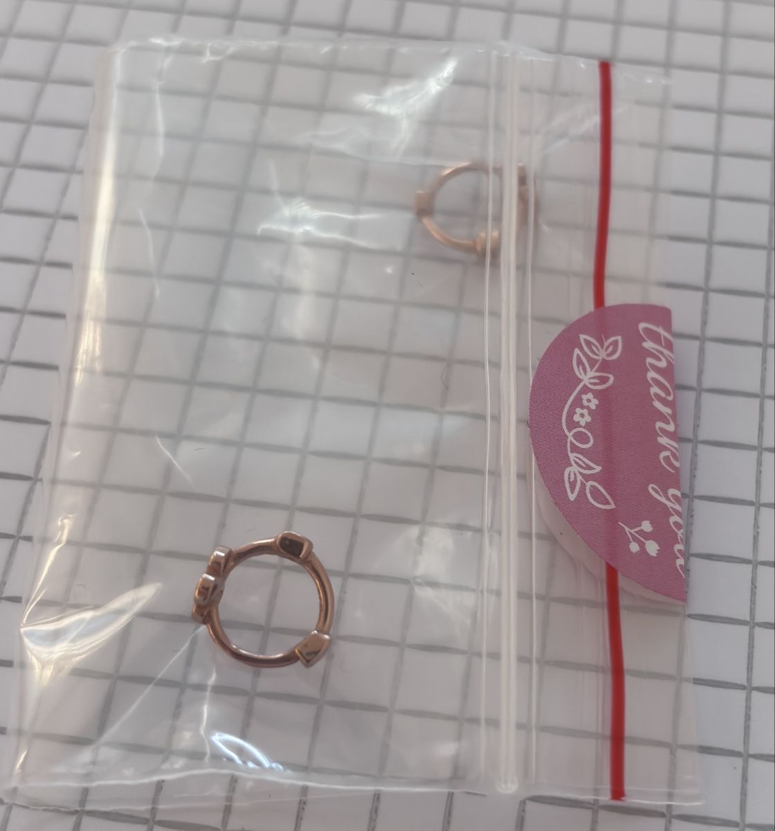 Orecchini pendenti & Orecchini a lobo: Small earrings. Flower Hoops. – Nuovo (secondo la descrizione) da Dübendorf venduto da S1973E 4