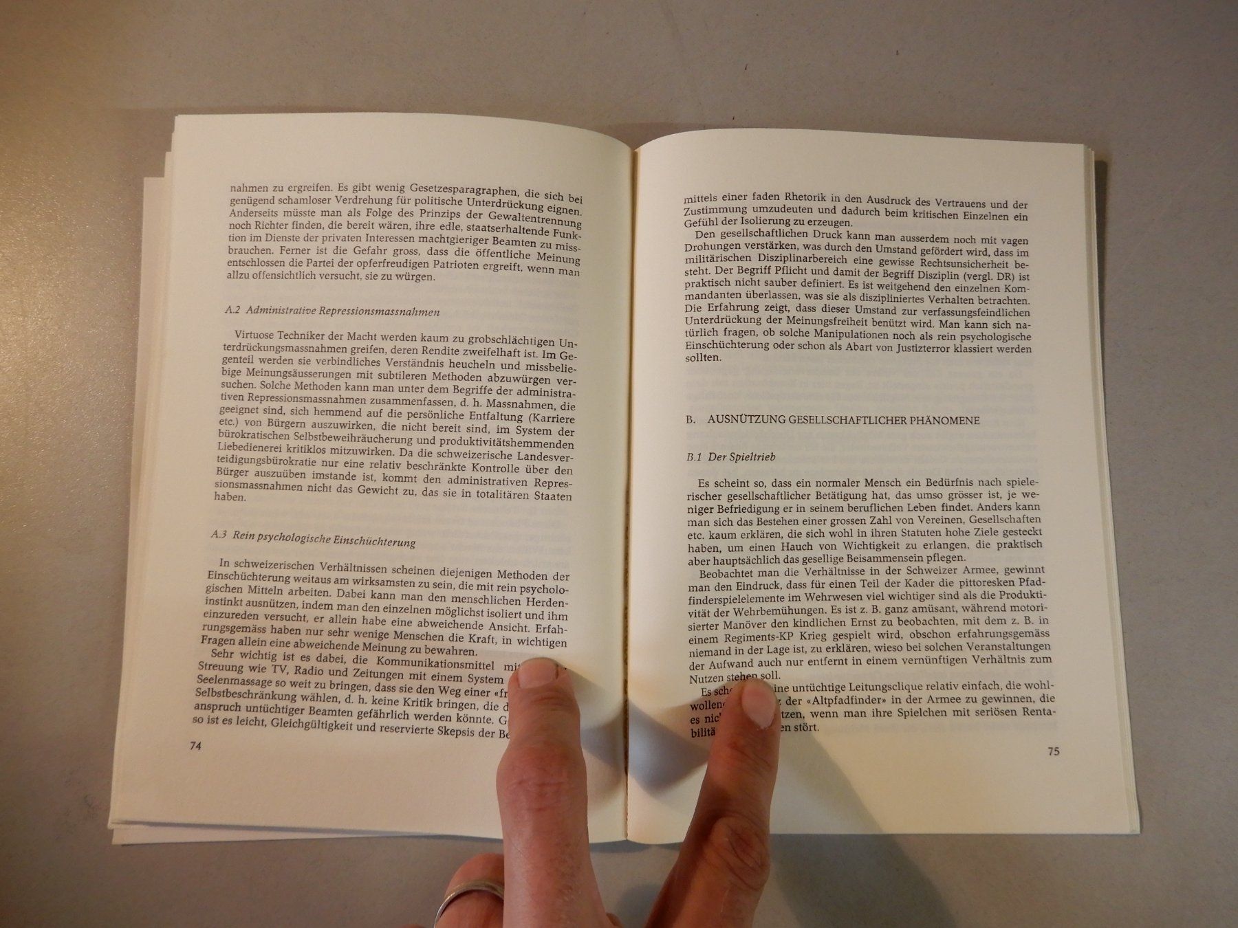 Libri: Aktuelle Probleme der schweizerischen Landesverteidigung – Usato da Erstfeld venduto da Mario_boe0 7