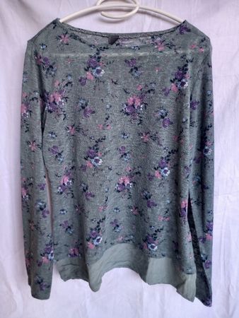 Pull fin à fleurs vert gris Taille M
