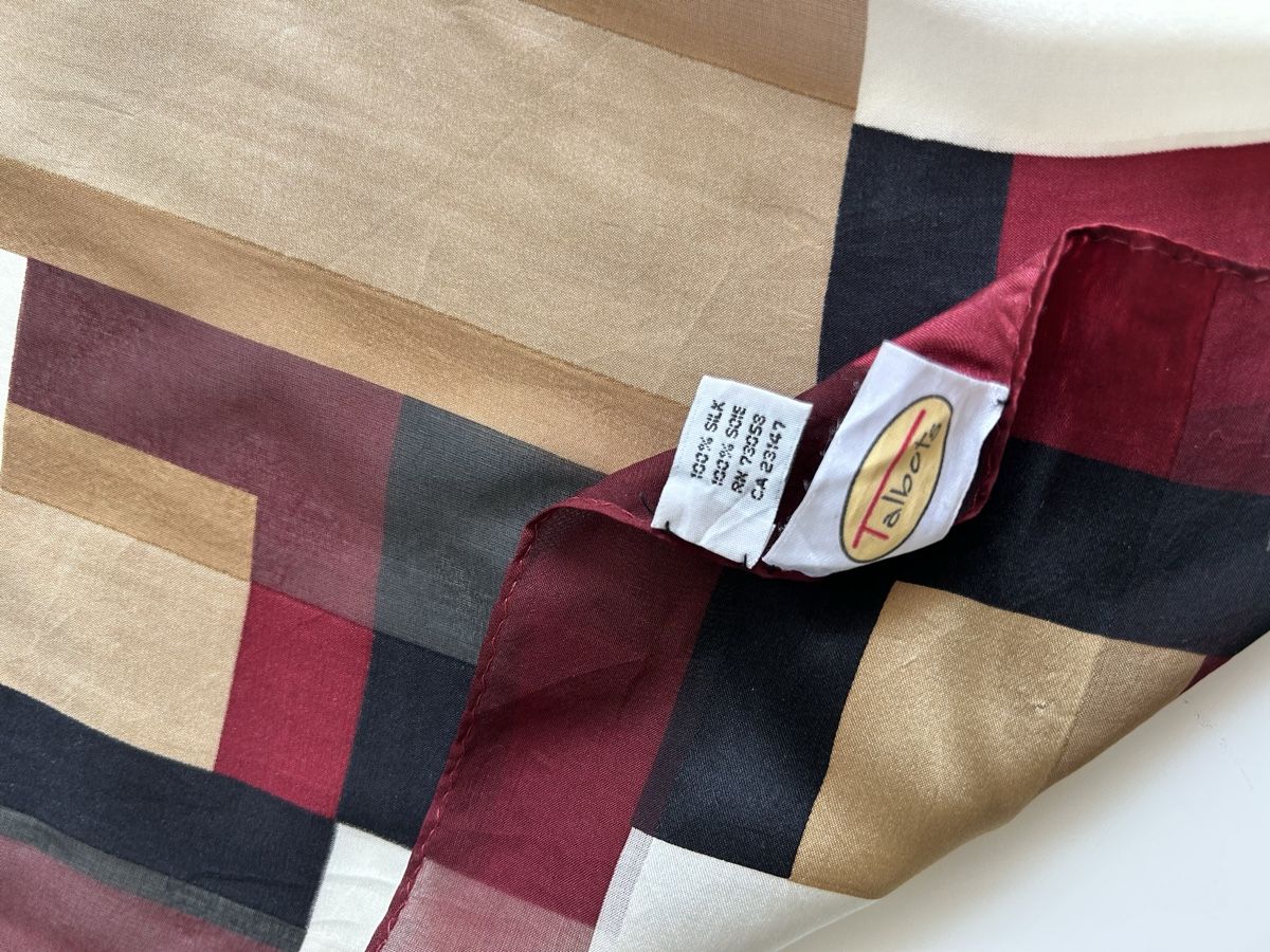 Foulards, Tücher & Schals: Talbots Scarf 100% Silk Geometric Pattern good condition – Gebraucht aus Saland von ele_vc96 4