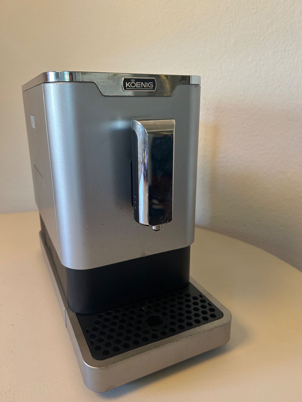König Macchine per caffè & Macchine per espresso: Kaffee König Kaffeevollautomat NP 190.- – Usato da Rorschacherberg venduto da Svebe 1