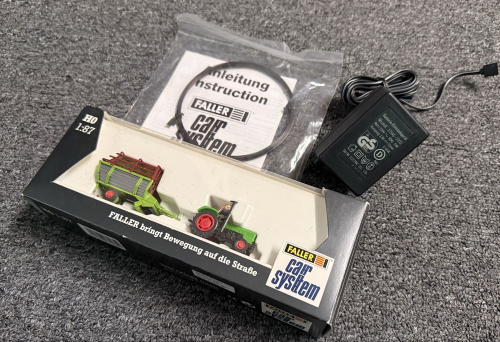 FALLER 161427 – Car System H0 – Sprinter THW Bleu Avec Gyrophare, édition 75 Ans – Miniature