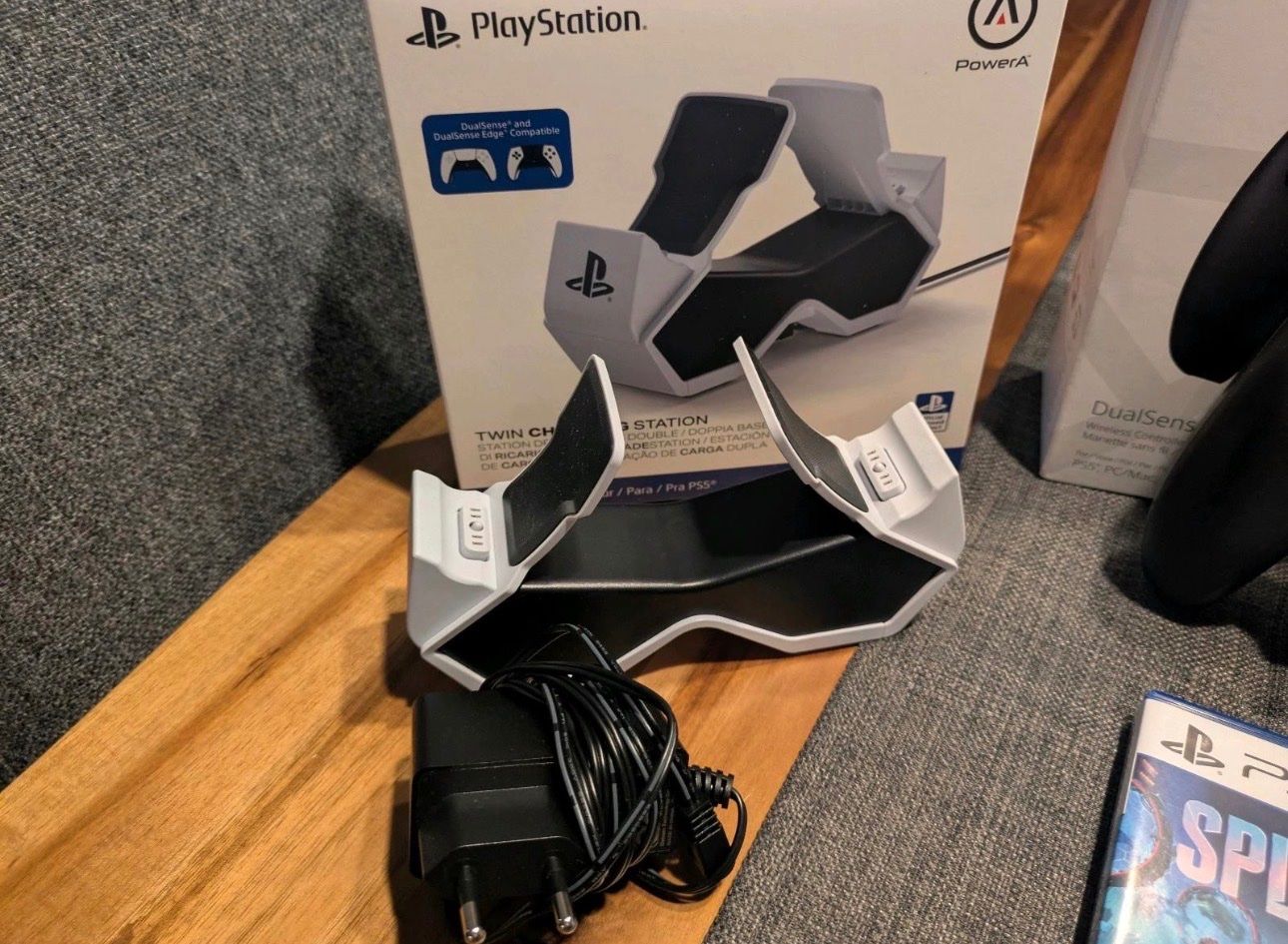 Sony Konsolen: PS5 Slim Disk / 2 Controller / Dock / 2 Spiele – Gebraucht aus Lyss von smraf 3