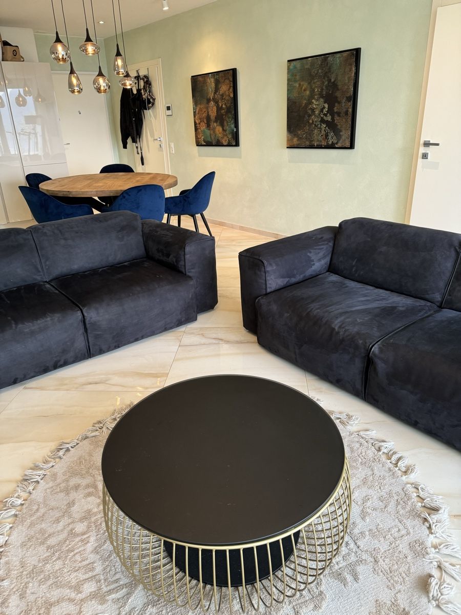 Sofas: 2-Sitzer Sofa Studio Copenhagen Microfaser Schwarz – Gebraucht aus Madetswil von VLZH 1