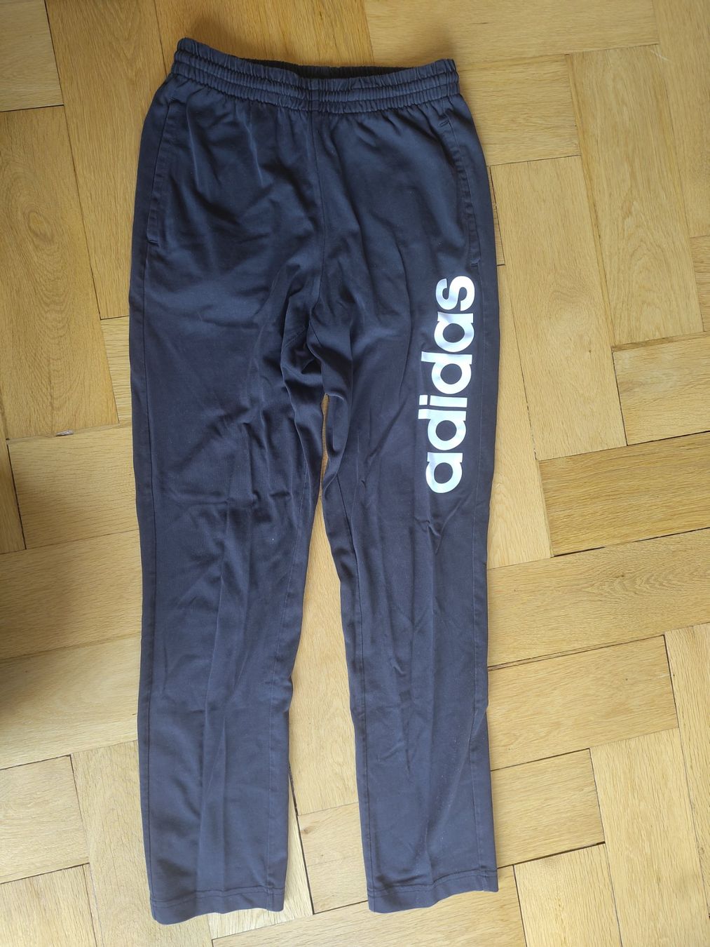 Adidas Hosen: Hose – Gebraucht aus Bern von Linii