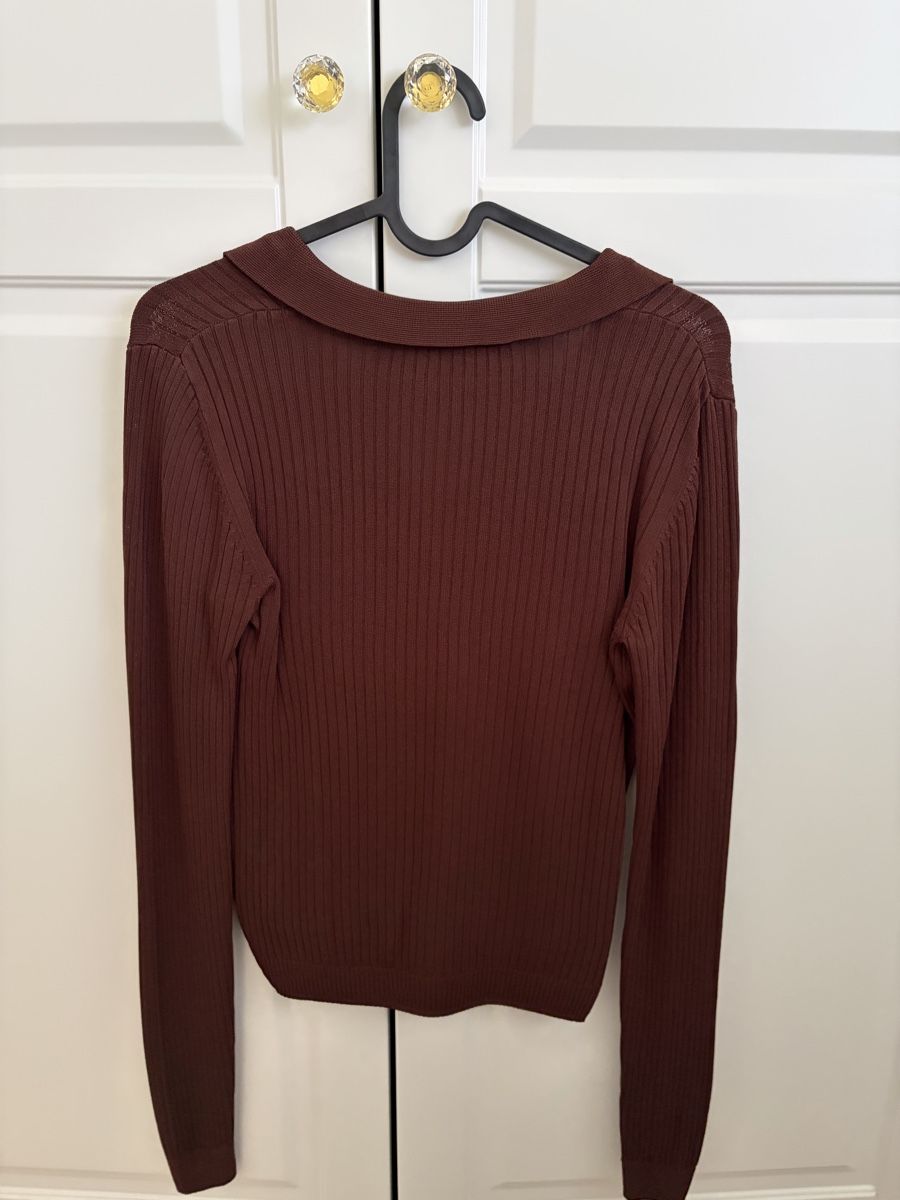 Zara Top: Pull Zara bordeaux côtelé, taille M – Usato da Monthey venduto da Sevdije.Kololli 2