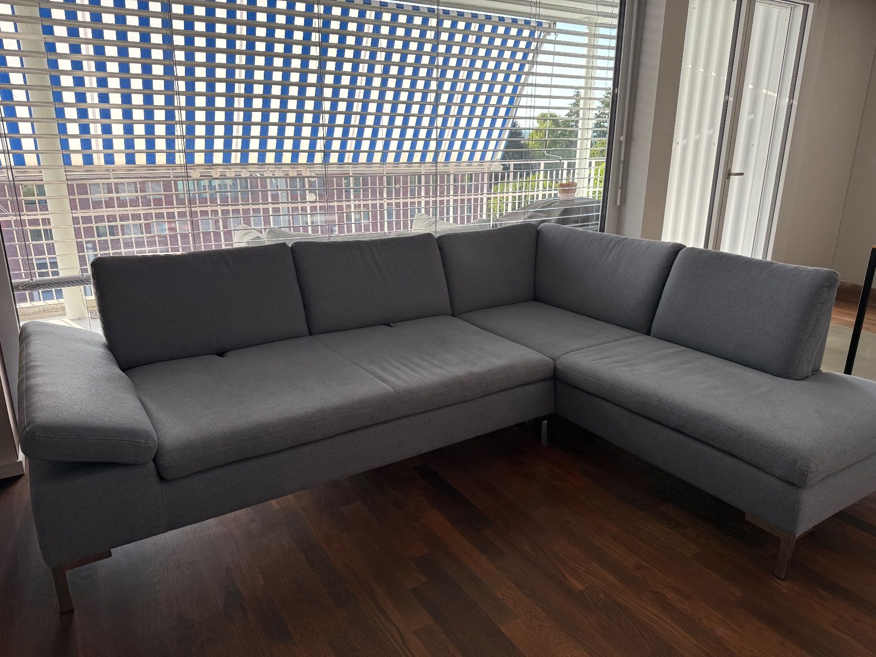 Sofas: Ecksofa aus Stoff, grau – D'occasion à Zug par snowwhite5