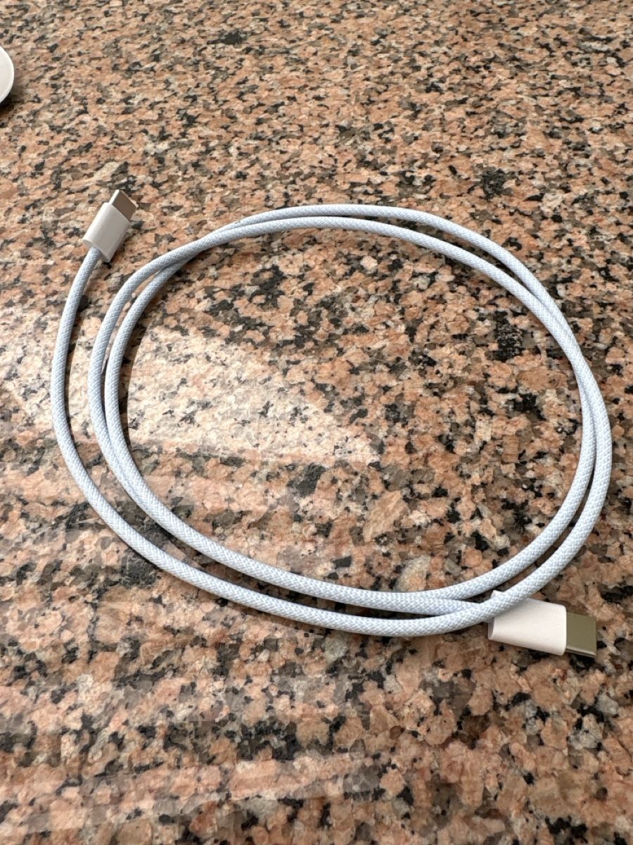 Apple Claviers: Apple Magic Keyboard und Magic Mouse 3, Ladekabel – Neuf (Voir description) à Gattikon par mo.suter 2