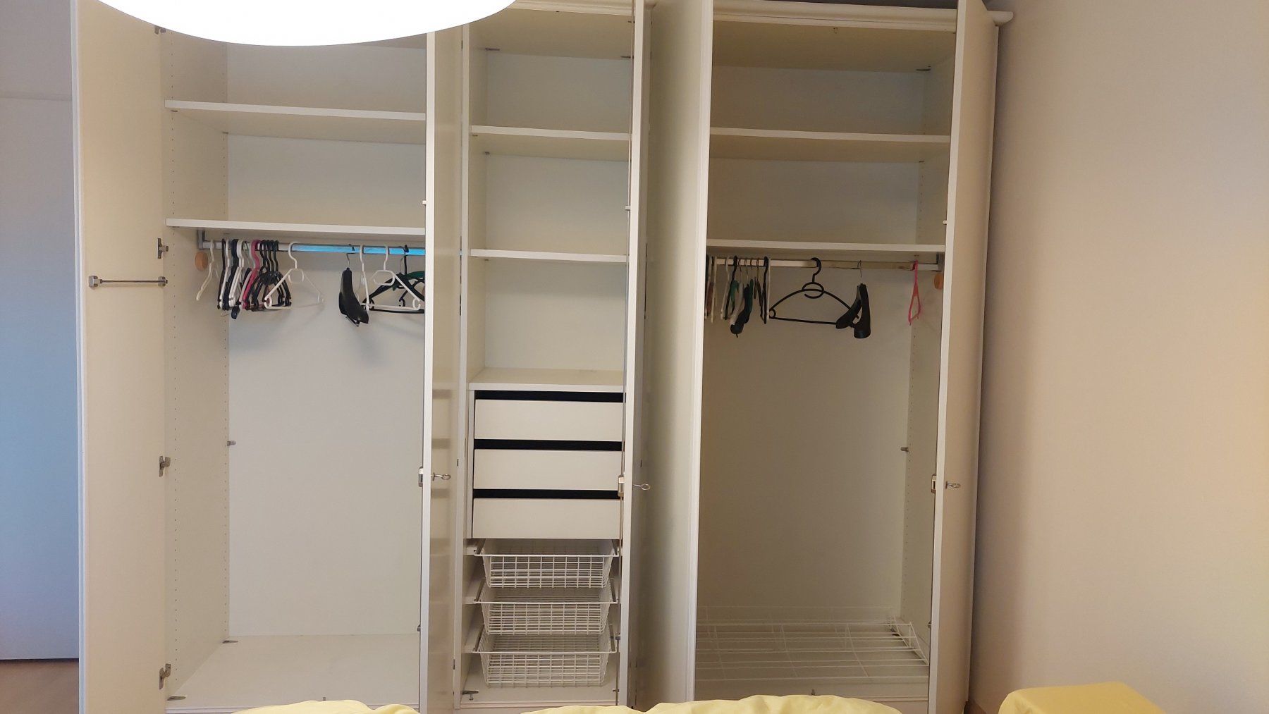 Armadi: Schrank – Usato da Belp venduto da Syschmid 2