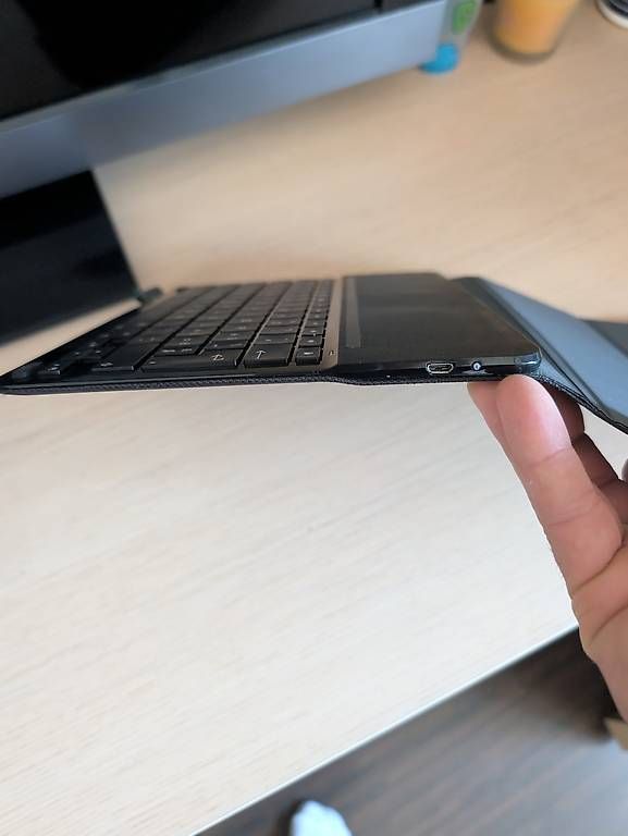 Logitech Tastiere: Clavier Bluetooth Logitech Type+ pour iPad Air / Air 2 – Usato da Thun venduto da leo_nfp9 3