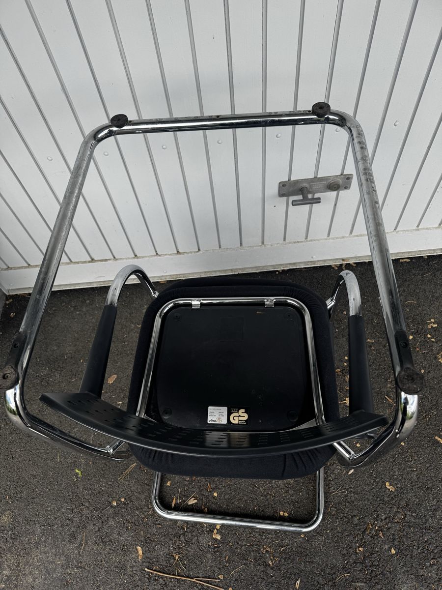 Vitra Sedie: Vitra visavis Freischwinger schwarz Chrom Stoff – Usato da zürich venduto da Mito3 5