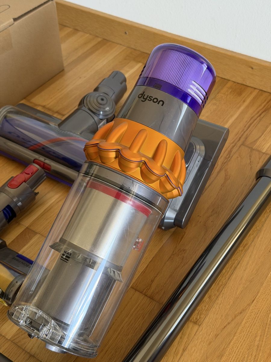 Dyson Aspirapolveri & Accessori: Staubsauger Dyson V15 Absolute Detect  – Usato da Luterbach venduto da wwak47 2