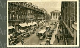 AK sw Paris F La Rue Royale + la Madeleine, Oldtimer ≈ 1920
