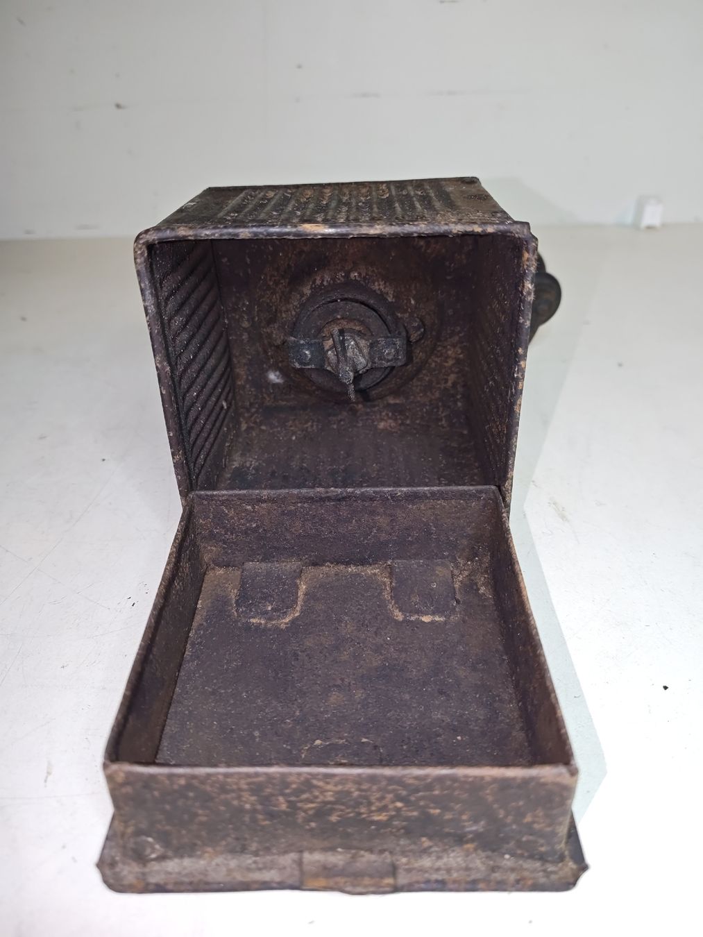 Elettrodomestici da cucina: Kaffee oder Pfeffermühle, 1900er. Antik. (nov523) – Usato da Künten venduto da Schnaepplihuus 4
