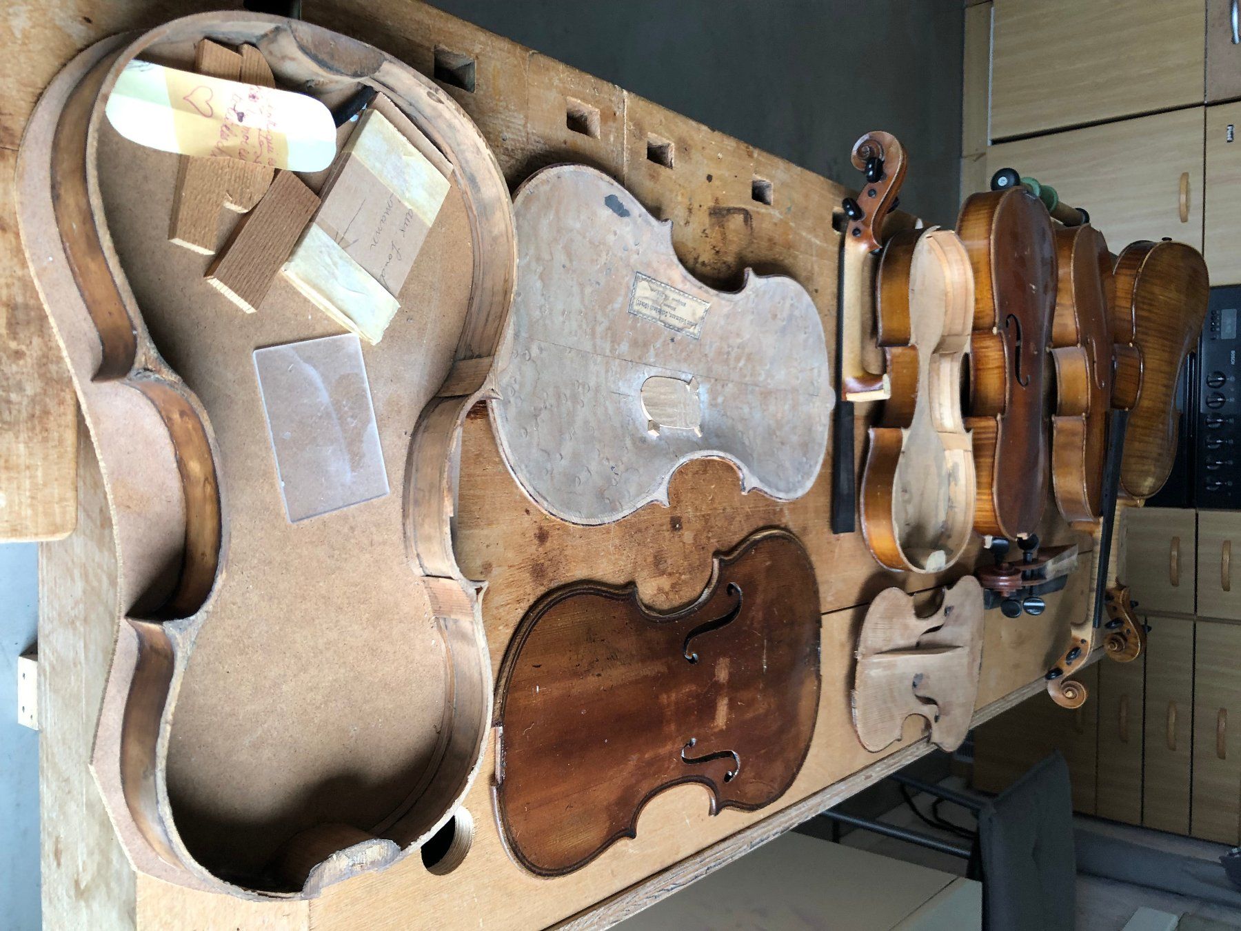 Strumenti musicali: Violons en cours de restauration – Difettoso da Champagne venduto da lin50 1