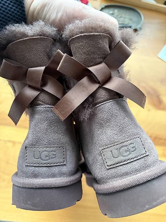Scarpe da donna: UGGs Suede Ankle Boots – Usato da Zollikon venduto da getridofitnow 1
