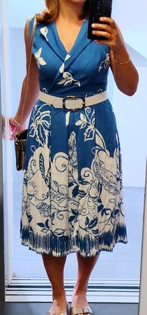 Sommerliches Kleid mit Gürtel, Grösse 38