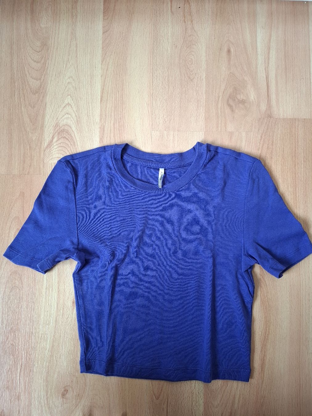 Only T-shirts: Ensemble de 2 t-shirts crop-top – Neuf avec emballage d'origine à La Tour-de-Peilz par Marin_nette 2