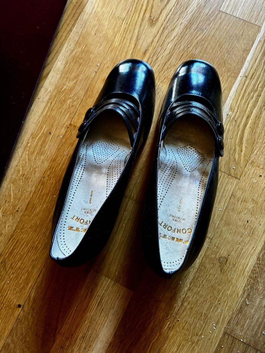 Damenschuhe: Paire de chaussures – Neu und originalverpackt aus Estavayer Le Lac von sico1260 1