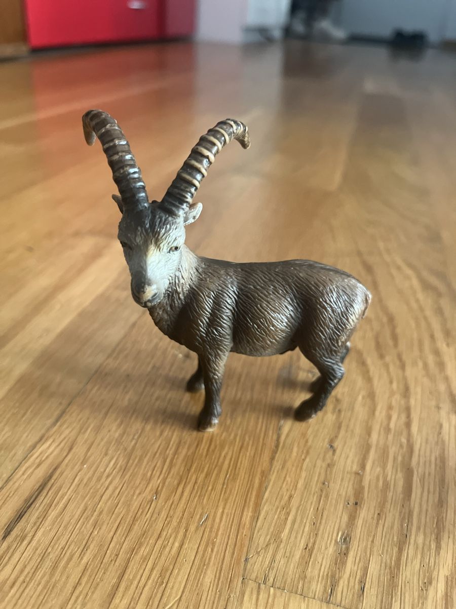 Schleich Figuren: Schleichfiguren Steinbock, Eichhörnchen und Antilope – Gebraucht aus Fehraltorf von Philipd 2