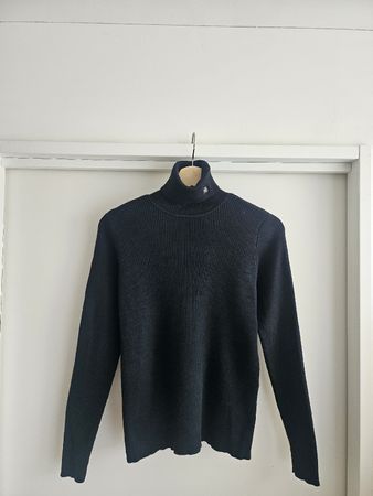 Ralph Lauren Black Turtleneck in M Size