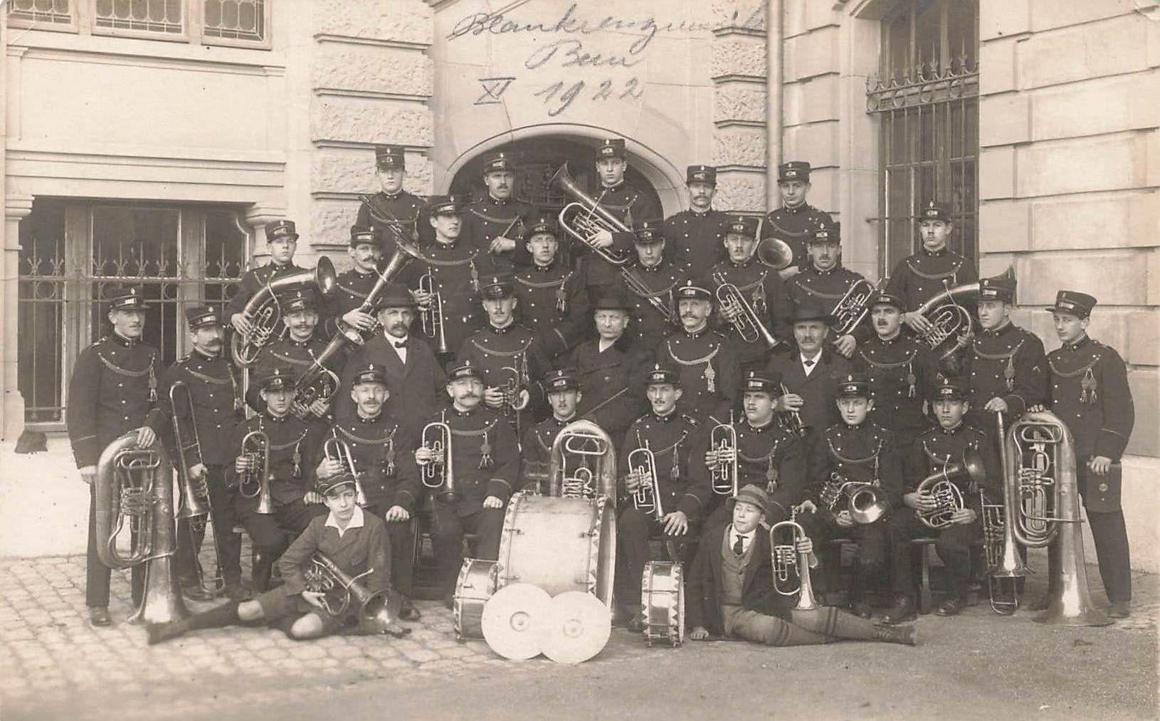 Cartoline postali: Bern Musikalische Parade – Usato da Biasca venduto da Blenio71