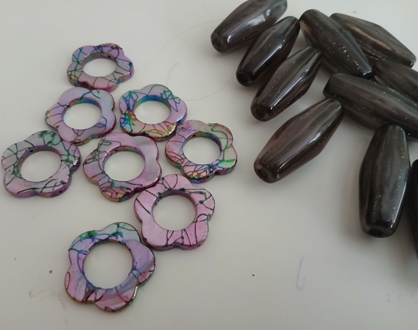 Perle (finte): zum Schmuck oder sonstiges basteln – Nuovo (secondo la descrizione) da Stansstad venduto da mikamo 1