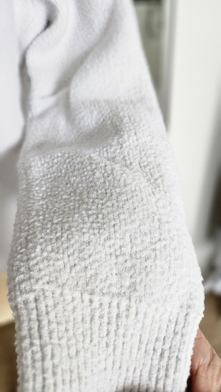 Zara Pulls & Sweat-shirts: 👕 Pull col V toux doux – D'occasion à Cheyres par Karine-Schweiz 3
