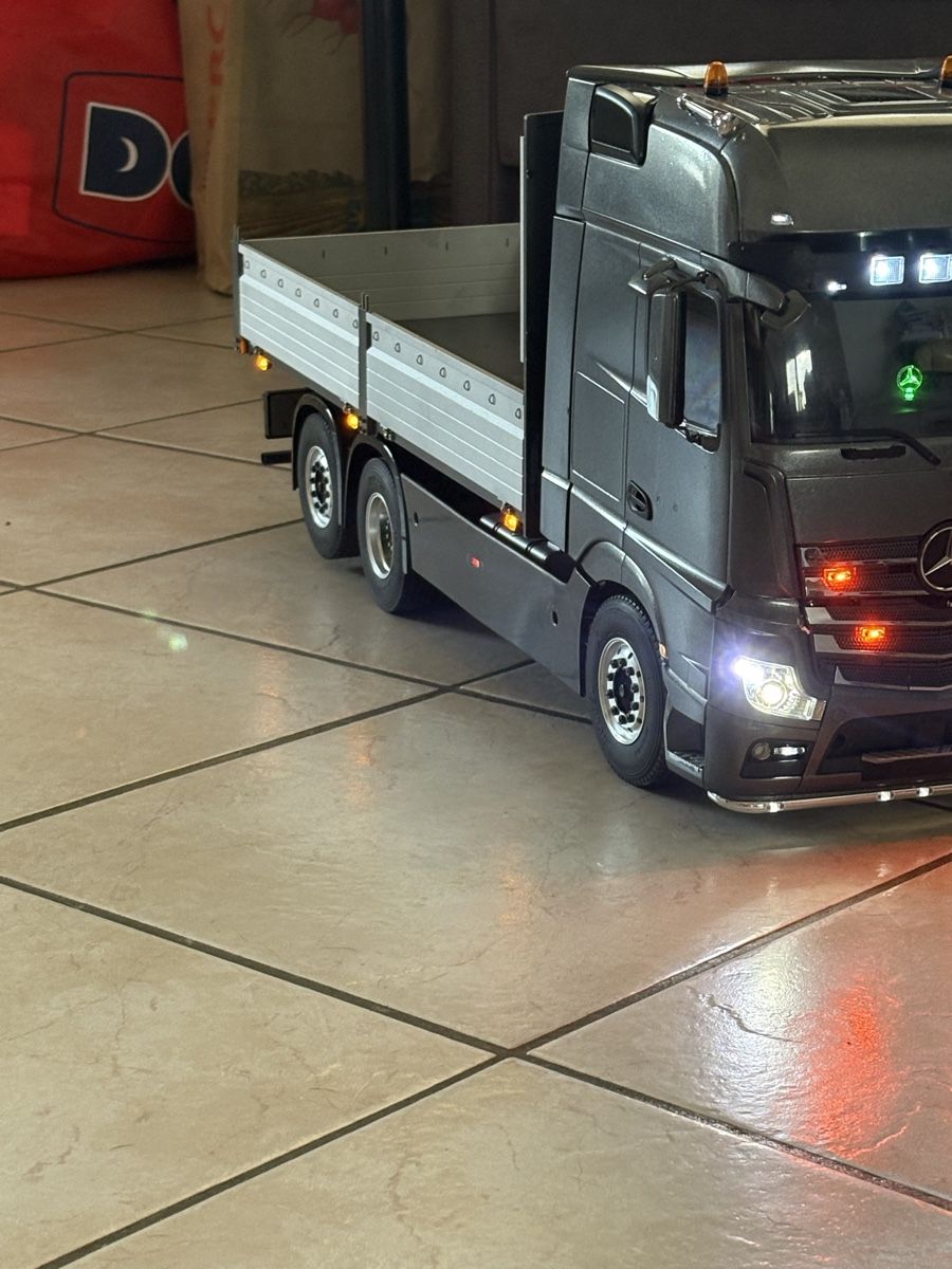 Tamiya RC Modellbau: Tamiya Actros  – Neu (gemäss Beschreibung) aus Mézières FR von Paulwalke3 2