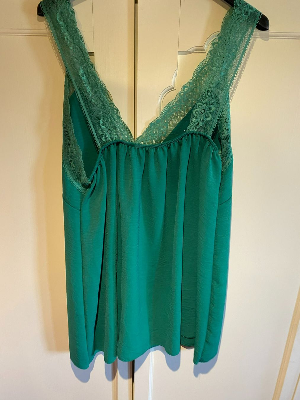 Top: TRÄGER SPITZEN TOP DAMEN,GRÜN – Nuovo e nell'imballaggio originale da Meienried venduto da ManuelaBoutique 5