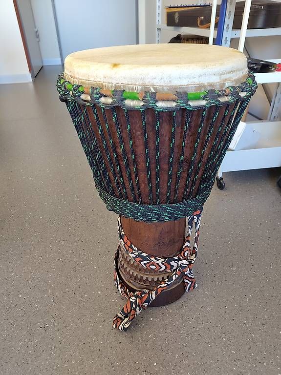 Strumenti musicali: Djembe – Usato da Erlinsbach SO venduto da ginkgogirl80