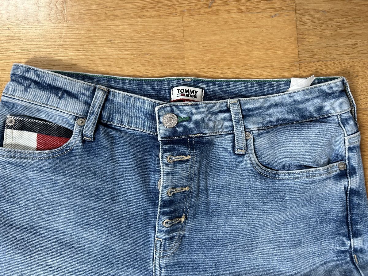 Tommy Hilfiger Jeans: Jeans Tommy sans ourlet – Usato da Daillens venduto da guisepa 2